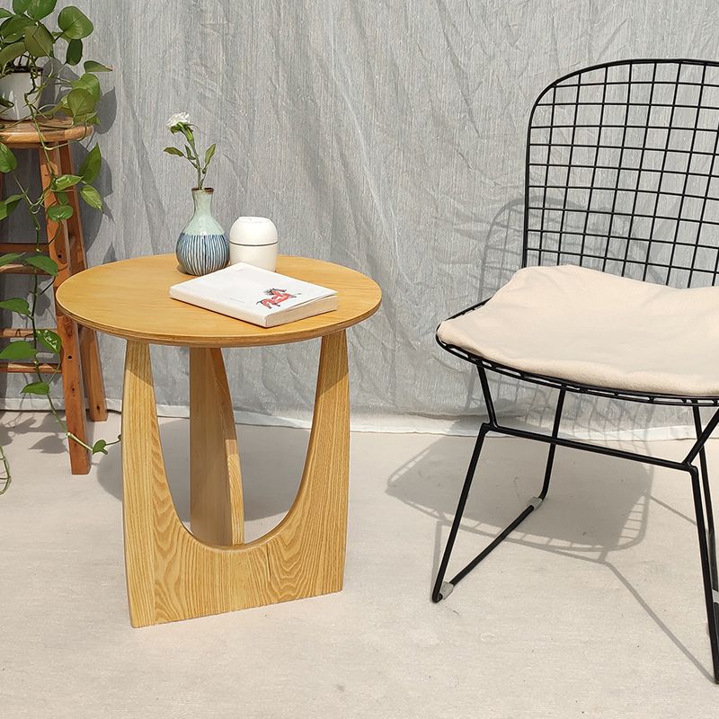 スカンジナビアの丸い木製の上部面表19.6インチの要約エンドテーブル