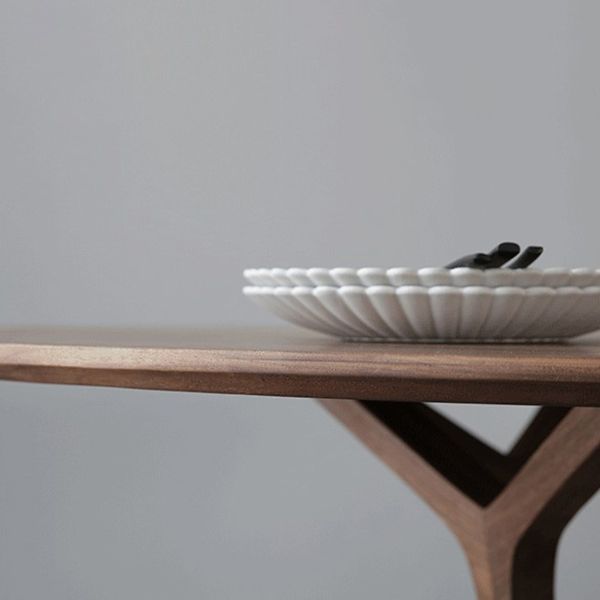Modern Solid Wood Dining Table Brown Round Table with Pedestal Base for Home Clearhalo ' dining_table' 'Dining Tables & Seating' 'Dining Tables' 'furn' 'furn_dining_table' 'Furniture' 'furniture_dining_table' 'Kitchen & Dining Furniture' 'kitchen&dining_furn' 'kitchen' 'kitchen_dining_table' 1200x1200_731bc596-0bc6-4598-a862-cc4170b75dd8