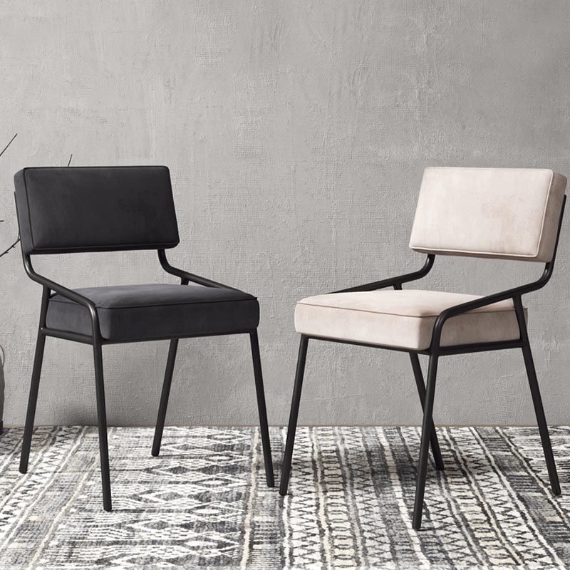 Zeitgenössischer Esstuhl offener gepolsterter Stuhl im matten Finish offen