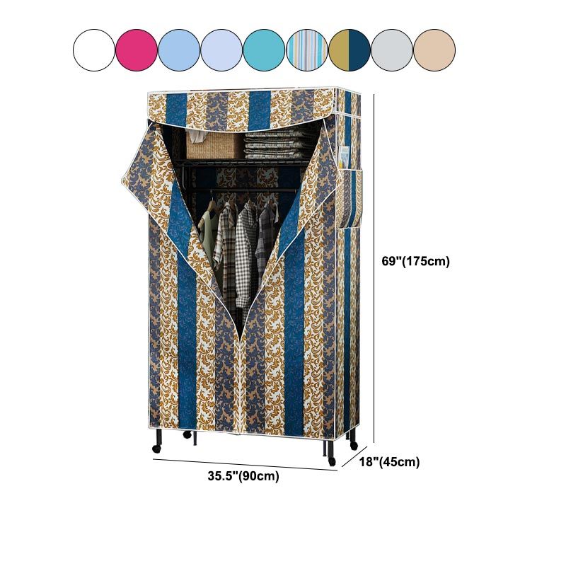 Placard de garde-robe en métal de style contemporain avec étagères réglables