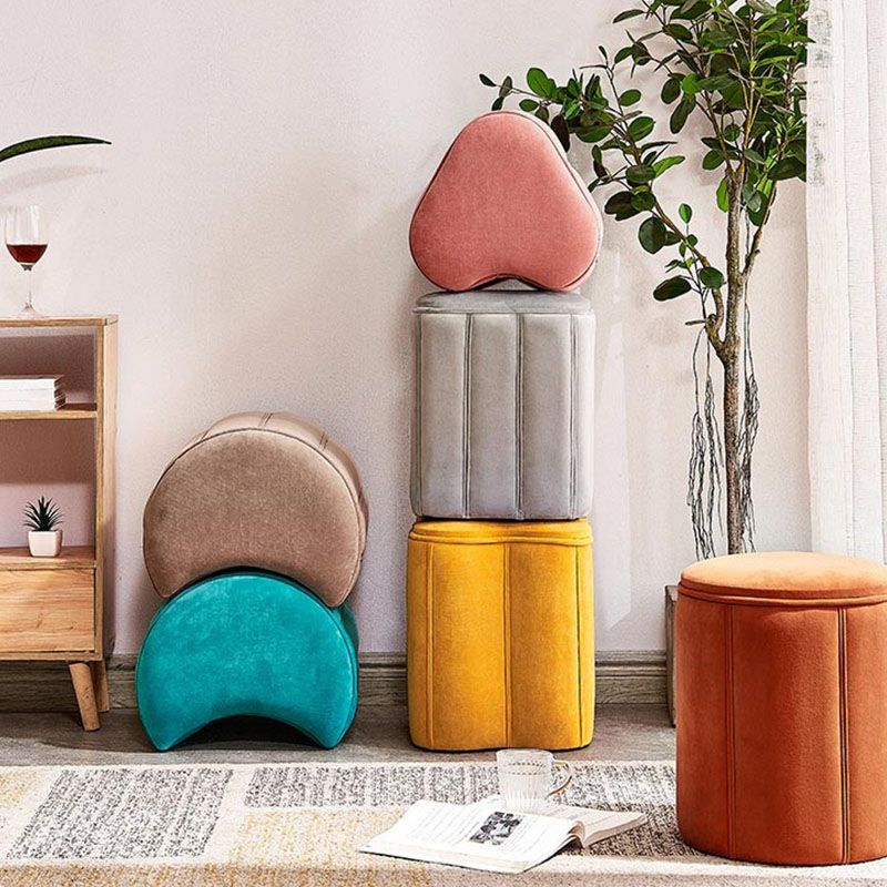 Solid Color Fabric Standard Stool Modern Simple Heart-Shaped Upholstered Footstool Clearhalo 'furn' 'furn_ottomans_poufs' 'Furniture' 'Living Room Furniture' 'Ottomans & Poufs' 'ottomans_poufs' 1200x1200_73866a6f-cbbd-428c-9133-61713c0b420a