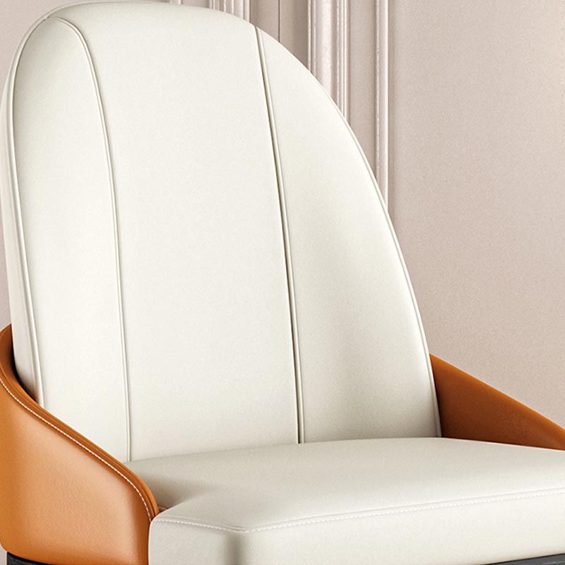 Silla de comedor de comedor glamorosa silla de comedor de cuero con patas de madera maciza