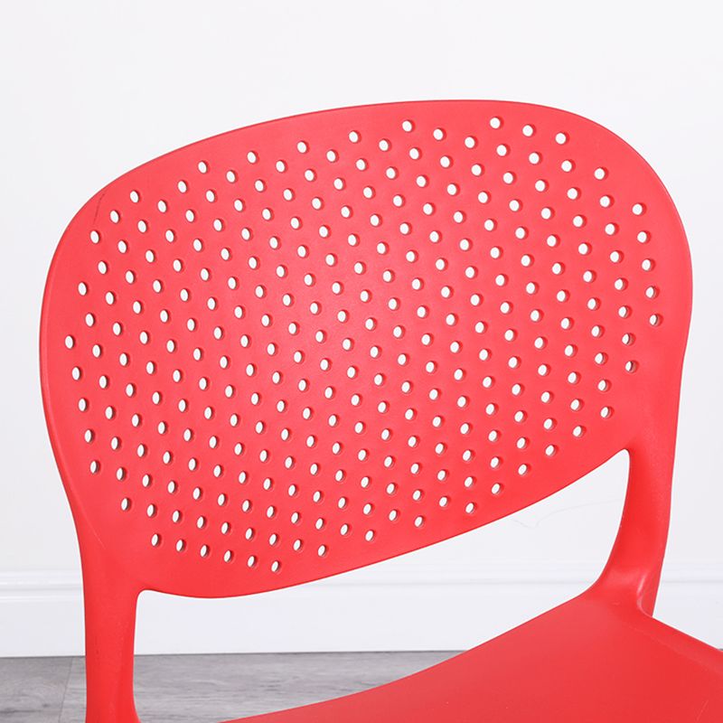 Chaise latéral d'empilement en plastique de style moderne