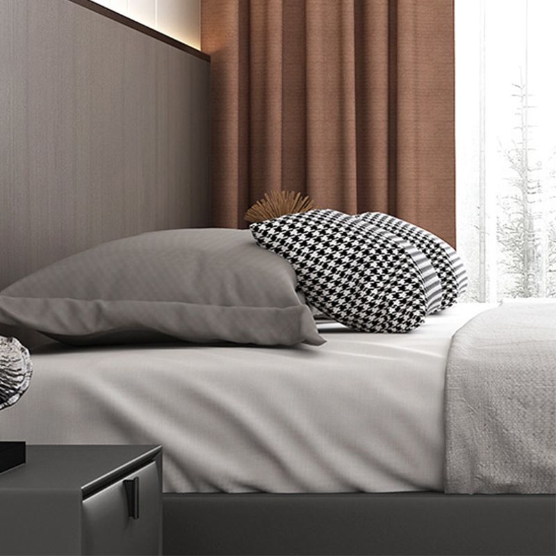 Lit contemporain lit faux cuir et plate-forme de plate-forme en bois en gris foncé