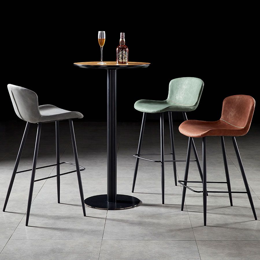 Sgabello imbottito in pelle senza schienale scandinavo