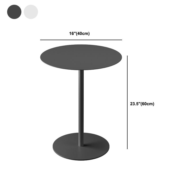 Table d'appoint supérieur rond en métal du milieu du siècle