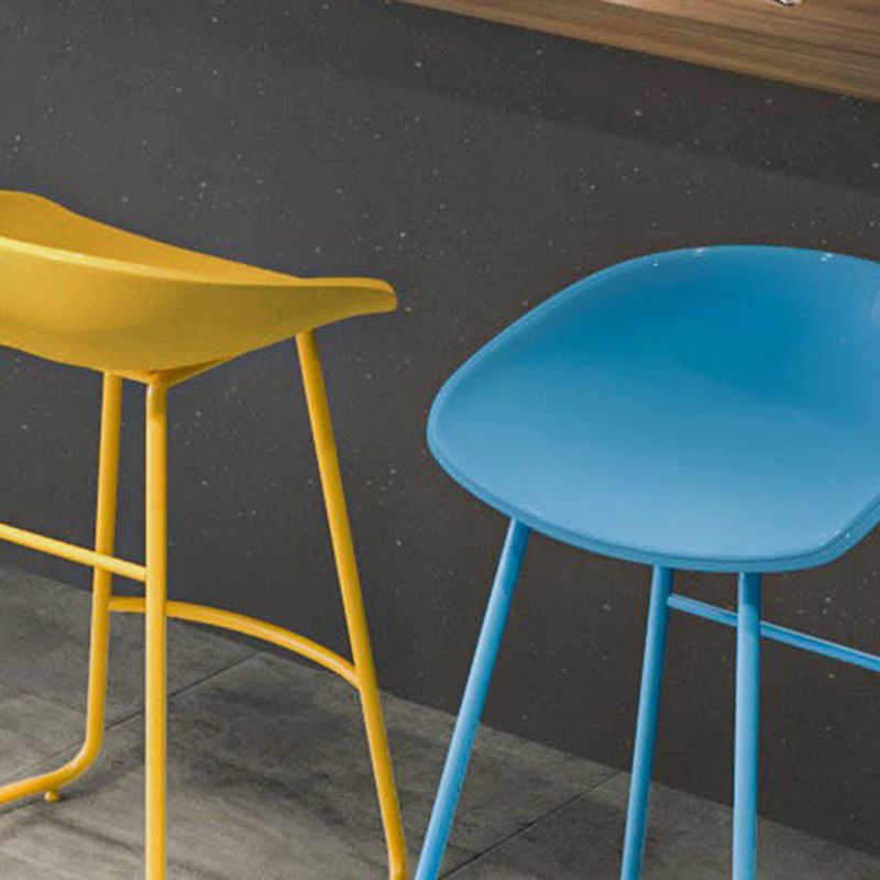 Contemporary Counter Bar Stool Plastic Bar Stool with Iron Base and Footrest Clearhalo 'Bar Furniture' 'Bar Stools' 'bar_stools' 'furn' 'furn_bar_stools' 'furniture_bar_stools' 'Kitchen & Dining Furniture' 'kitchen&dining_furn' 'kitchen' 'kitchen_furn' Furniture' 1200x1200_73fddbee-7f67-4c48-9bed-f559c3c0c5ae