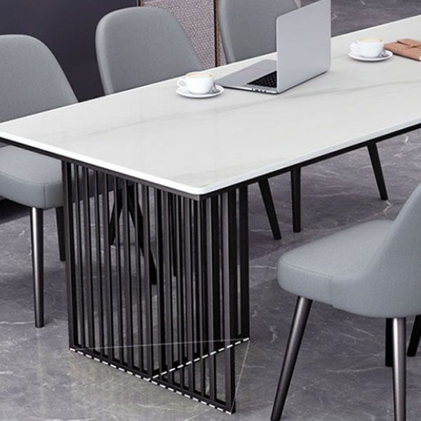 長方形のホームオフィスライティングデスクインダストリアルスタイルスレッドベースオフィスデスク