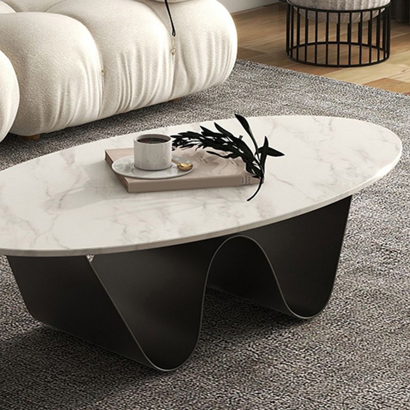Table basse ovale abstraite en ardoise ou table de bout