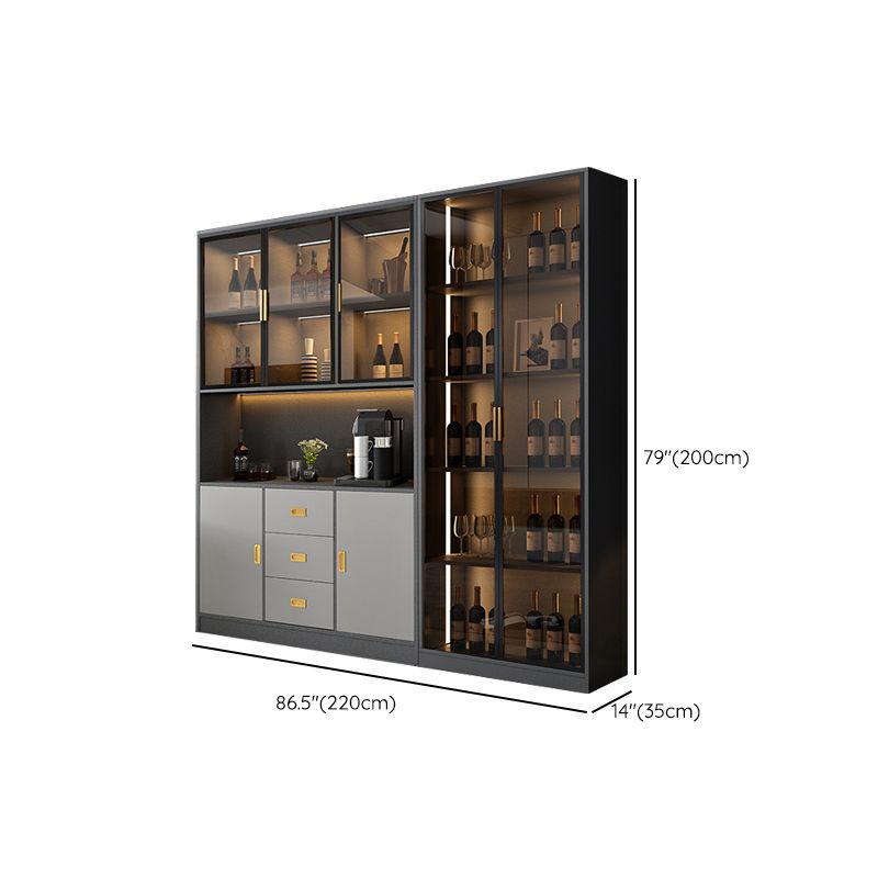 保管棚付きの現代的な自立型の木製ワインボトルホルダー