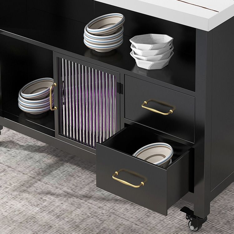 Table de l'îlot de cuisine à la maison