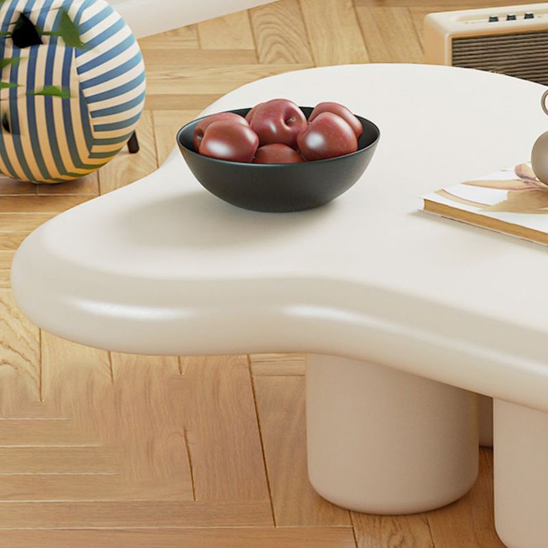 Tavolino in legno scandinavo Forma a 3 gambe tavolino per camera da letto