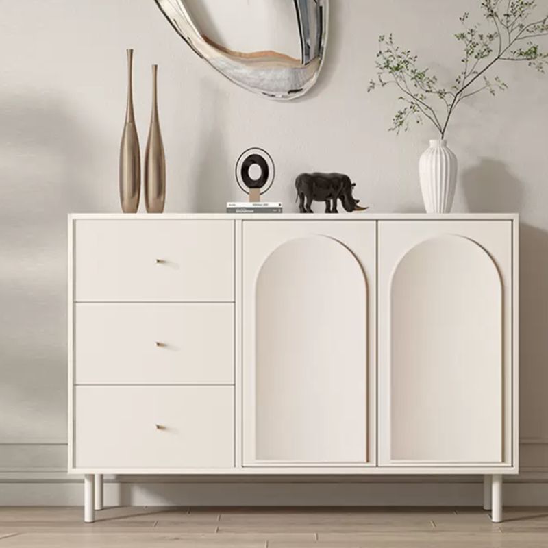 リビングルーム用のドア付きモダンなダイニングサーバーエンジニアリングウッドビュッフェサーバー