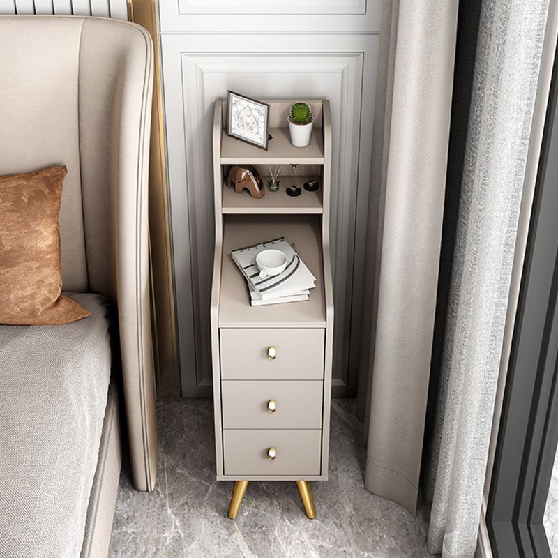 Mesa nocturna de almacenamiento abierta de cama de madera con patas con piernas