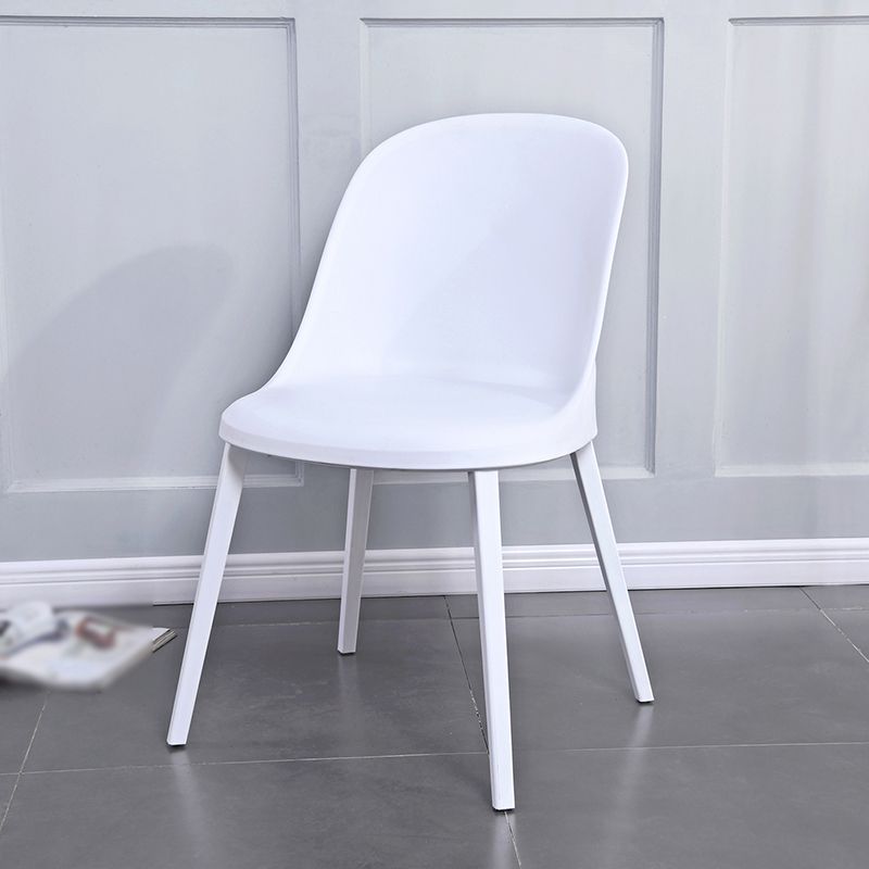 Sedia laterale semplice moderna sedia da pranzo in plastica per sala da pranzo