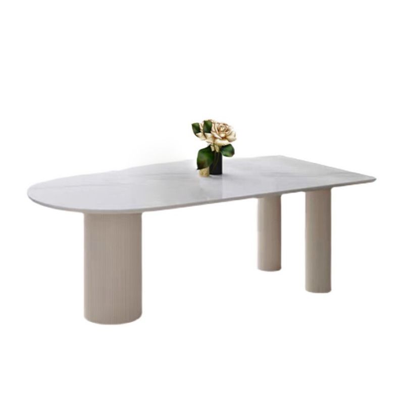 Mesa de comedor de piedra con 3 patas