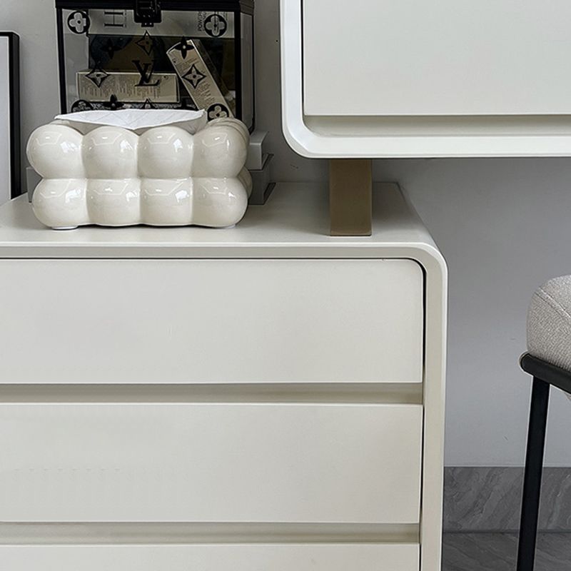 Madera de dormitorio contemporáneo gris con tocador de maquillaje espejo iluminado de cajón