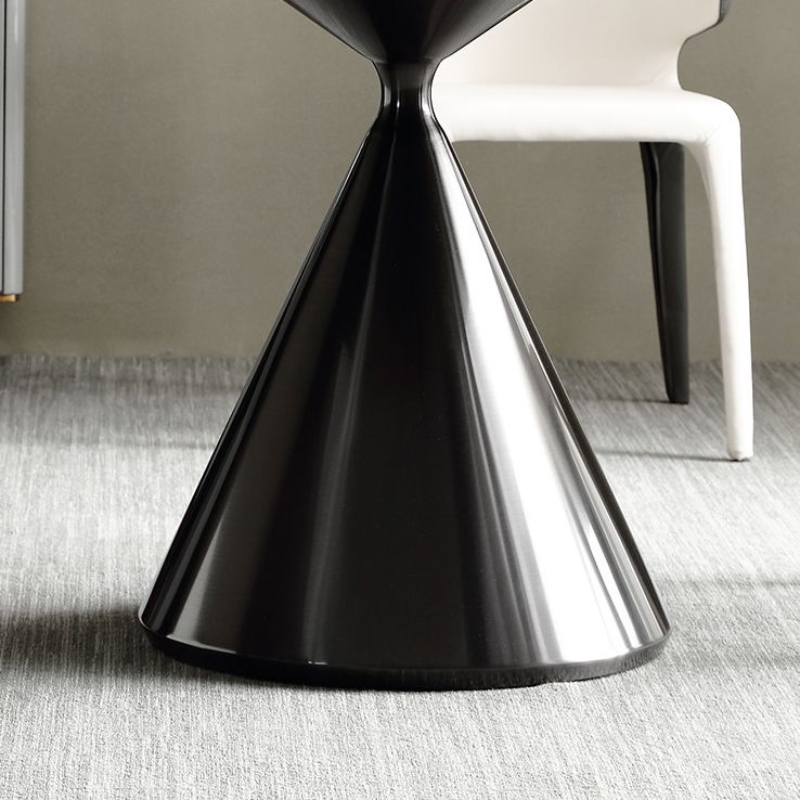 Mesa de comedor de piedra