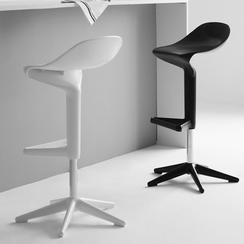 Sgabello da barretta di altezza regolabile scandinava