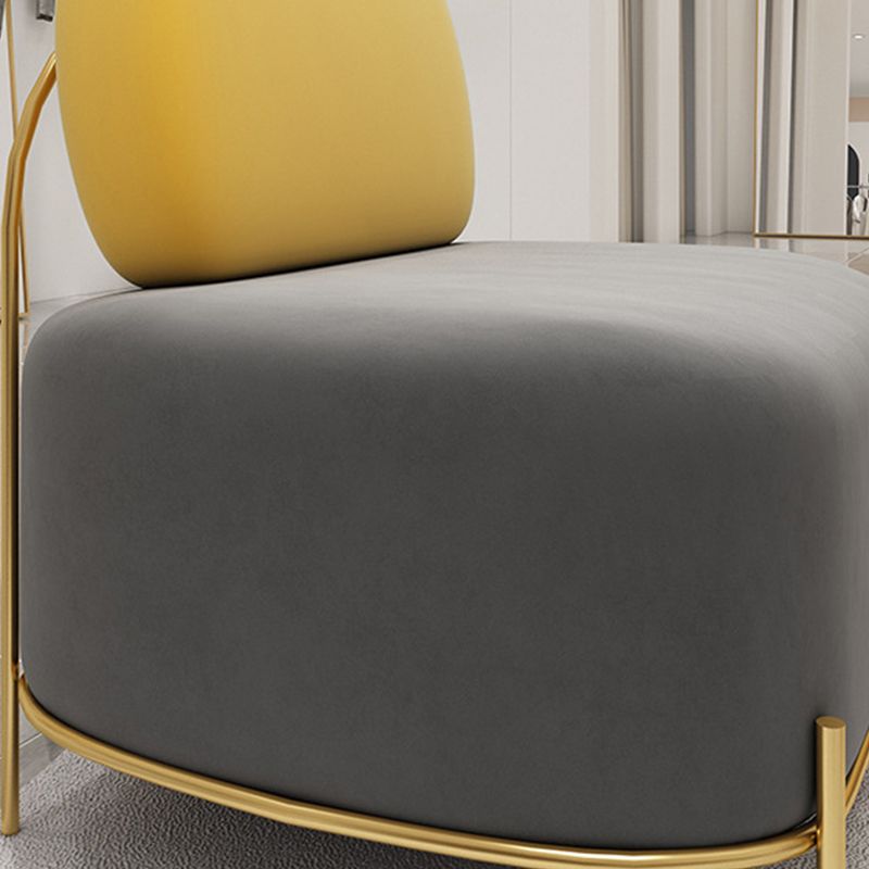 Armloze eigentijdse bank fluweel strak terug voor appartementenbanken