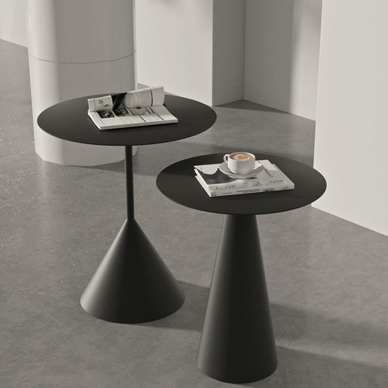 Mesa de metal redonda moderna de mediados de siglo con mesa de café de la base de pedestal