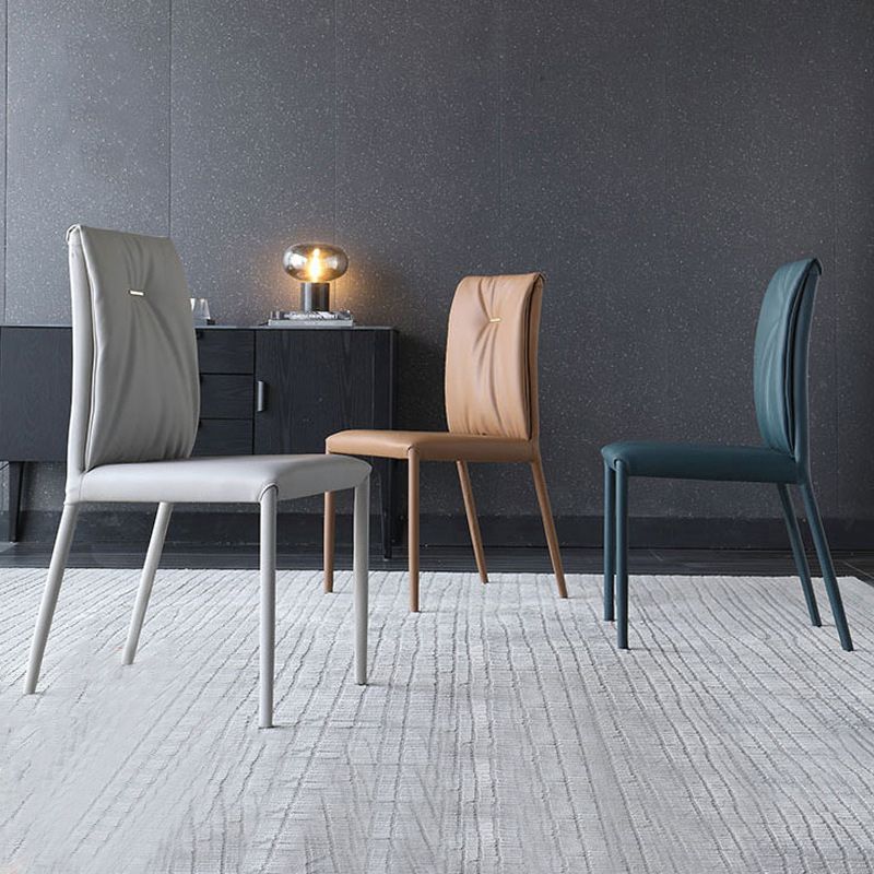 Moderner Kunstleder -Essstühle mit Kunstleder Metall armloser Esstuhl für das Restaurantgebrauch