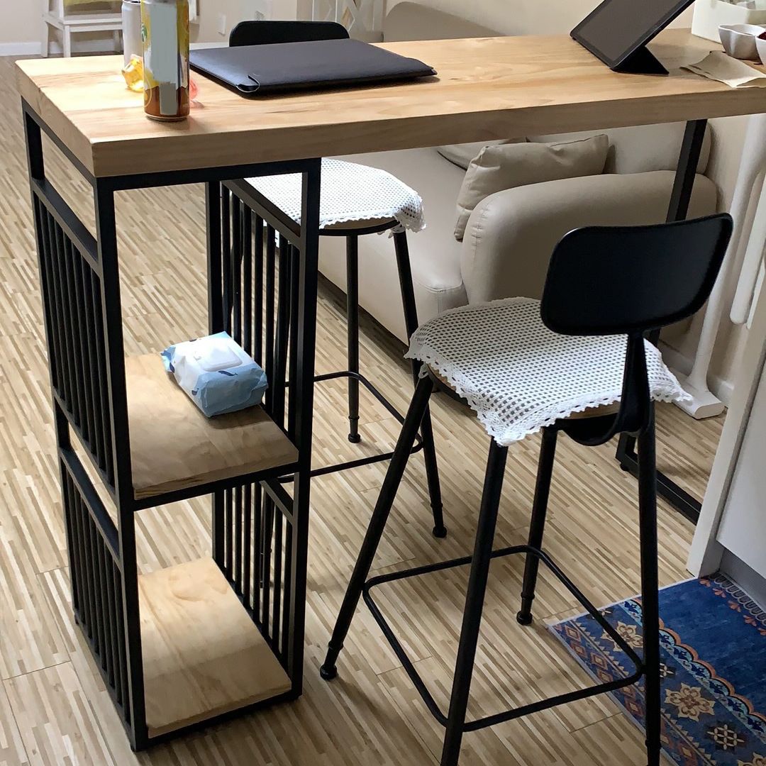 Industriële houten bistro-bartafel, rechthoekig metalen onderstel, bartafel met opbergruimte