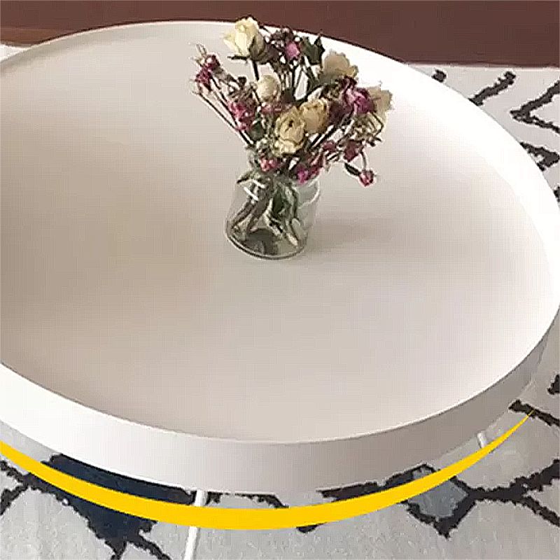 Mesa de centro redonda de hierro de mediados de siglo, juego de mesa de cóctel con tapa de bandeja de 2 piezas