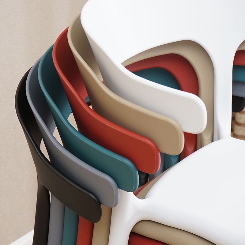 Moderne stijl eetkamerstoel plastic open achterstoel stoel voor woonkamer