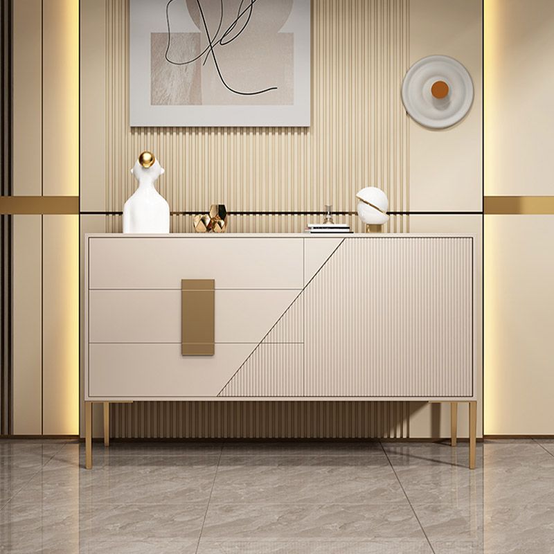 Tavolo da buffet di legno moderno e contemporaneo con armadi e cassetti