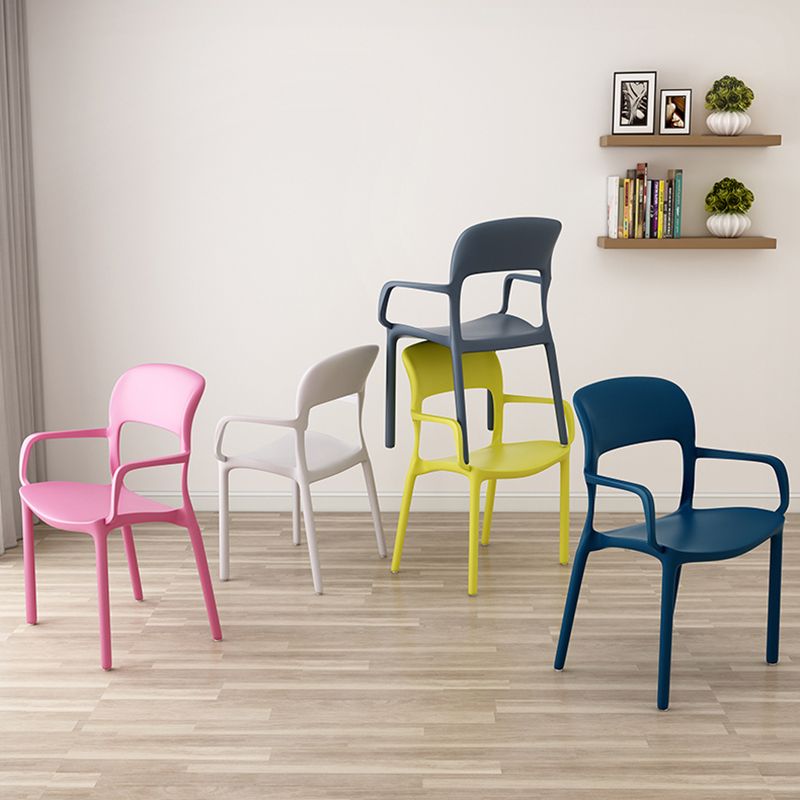 Salle d'étude scandinave chaise de bras ouverte mate