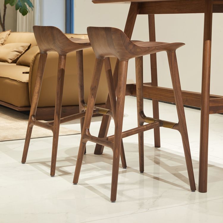 Taburete de barra de madera maciza interior taburete de sala de estar con reposapiés