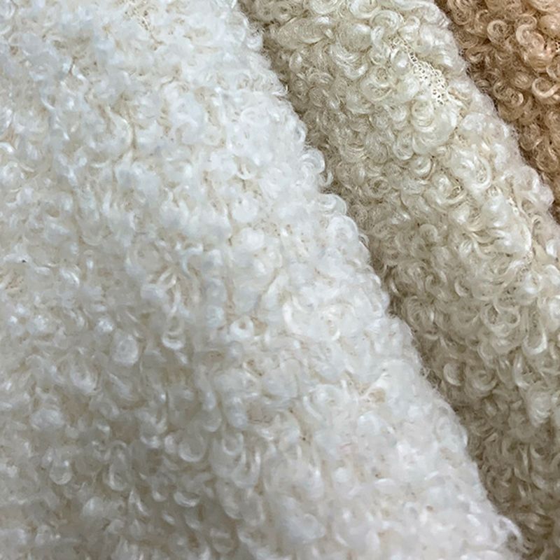 Braccio inclinata contemporaneo divano di divano curvo in tessuto posteriore stretto