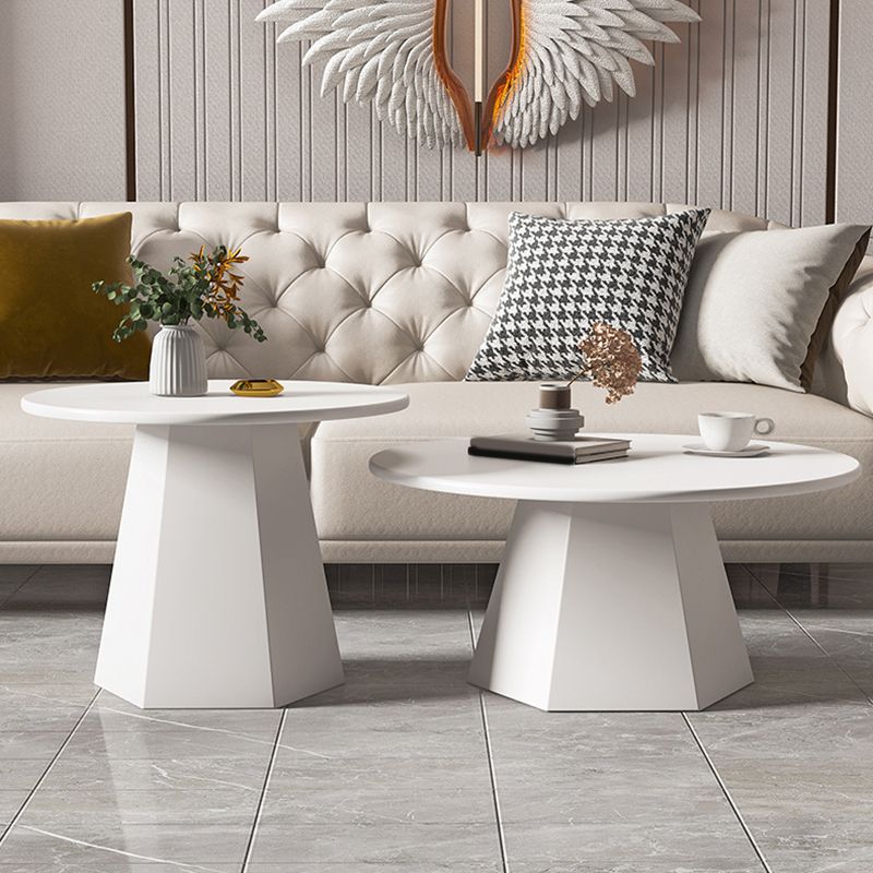 Pedestal Base Designed Cocktail Table White/black Metal Circular Coffee Table Clearhalo 'Coffee & Accent Tables' 'Coffee Tables' 'coffee_tables' 'furn' 'furn_coffee_tables' 'Furniture' 'furniture_coffee_tables' 'Living Room Furniture' 1200x1200_774e16a9-b0bc-4824-94ed-c36fafe7059d