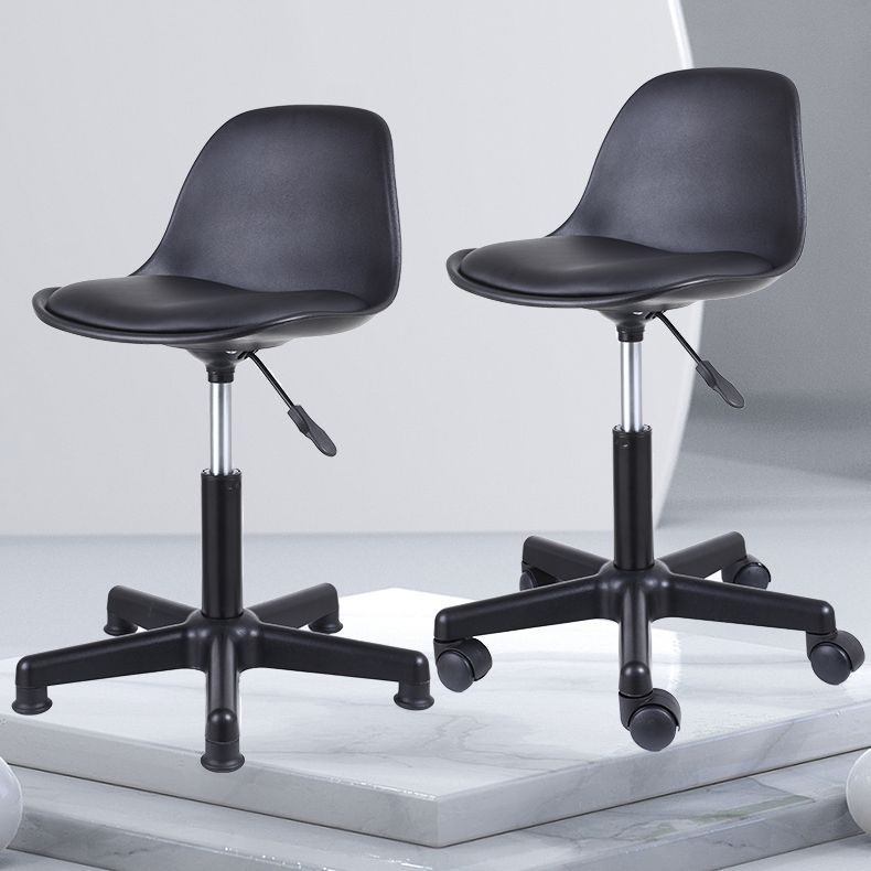 Contemporary Leather Swivel Barstool Indoor Low Back Bar Stool with Iron Legs Clearhalo 'Bar Furniture' 'Bar Stools' 'bar_stools' 'furn' 'furn_bar_stools' 'furniture_bar_stools' 'Kitchen & Dining Furniture' 'kitchen&dining_furn' 'kitchen' 'kitchen_furn' Furniture' 1200x1200_7752d9ff-f5ac-42a5-9090-e279831f59e1