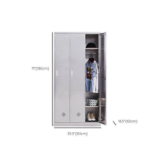 シルバーヒンジ付きドアストレージキャビネット現代のステンレス鋼の屋内キャビネット