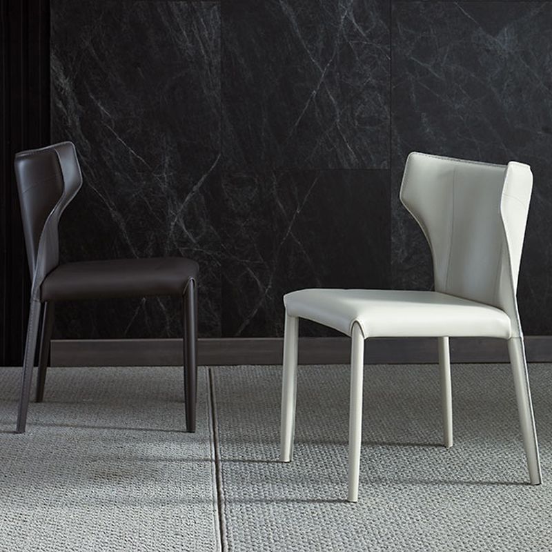 デザイナースタイルのホテルウィングバックチェアレザーマット仕上げダイニングチェア