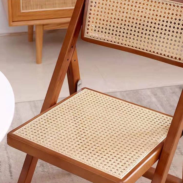 Chaises de style traditionnel pour manger des chaises sans bras avec des jambes en bois