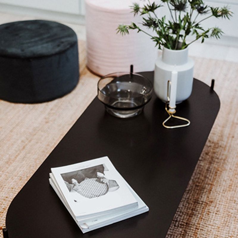 Table de cocktail basse à pieds croisés en fer elliptique en noir de 15,7" H