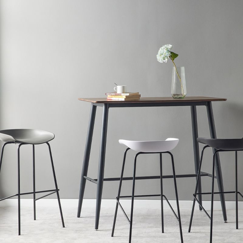 Scandinavian Metal Black Counter Stools Bucket Seat Bar Stools with Footrest Clearhalo 'Bar Furniture' 'Bar Stools' 'bar_stools' 'furn' 'furn_bar_stools' 'furniture_bar_stools' 'Kitchen & Dining Furniture' 'kitchen&dining_furn' 'kitchen' 'kitchen_furn' Furniture' 1200x1200_77f31f45-8f33-4ed3-8560-a5ae195f35bd