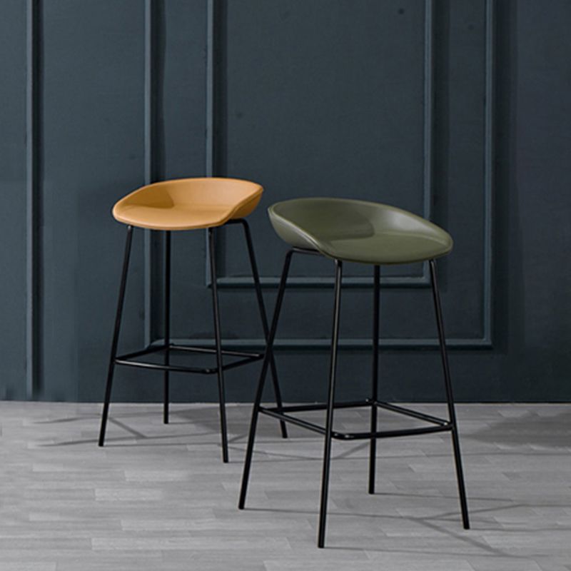 Contemporary Faux Leather Counter Stool Counter Height Bar Stool with Footrest Clearhalo 'Bar Furniture' 'Bar Stools' 'bar_stools' 'furn' 'furn_bar_stools' 'Furniture' 'Kitchen & Dining Furniture' 1200x1200_77fb9f73-b31d-41b8-9145-d580d8fc61db