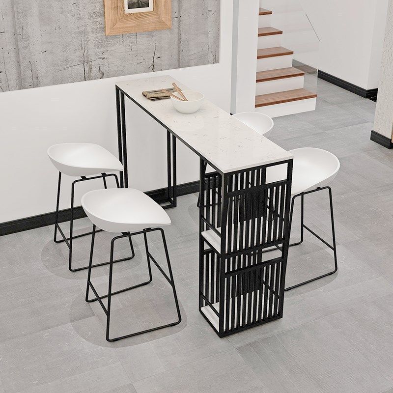 Glamour-Barthekentisch aus Kunstmarmor. Rechteckiger Barthekentisch mit Metallbeinen