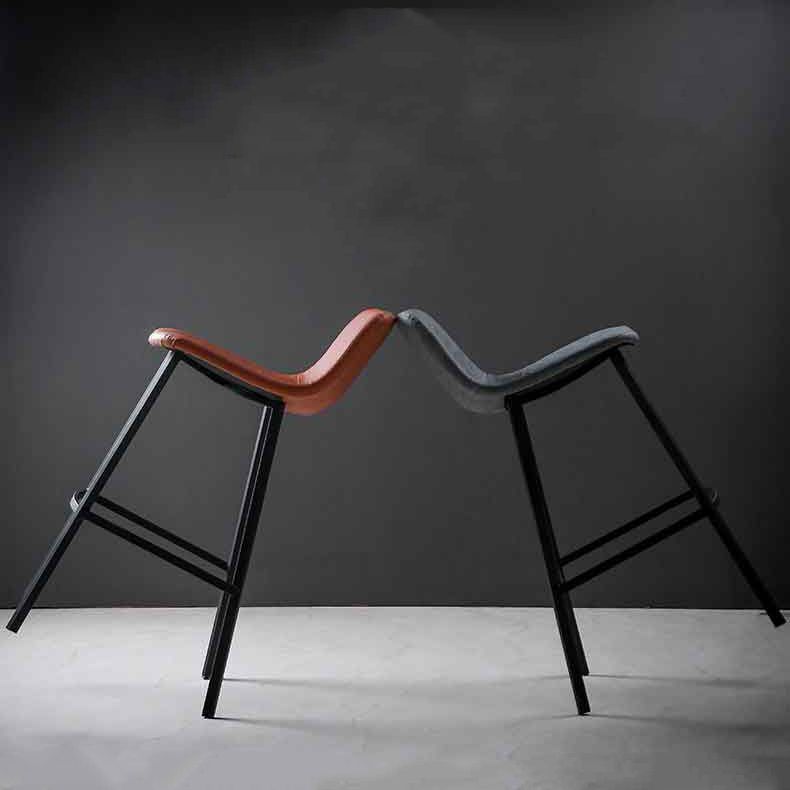 Faux Leather Saddle Seat Barstool Contemporary Armless Bar Stool with 4 Black Legs Clearhalo 'Bar Furniture' 'Bar Stools' 'bar_stools' 'furn' 'furn_bar_stools' 'Furniture' 'Kitchen & Dining Furniture' 1200x1200_785846b9-4320-45f6-aad1-62a7fcdec68c