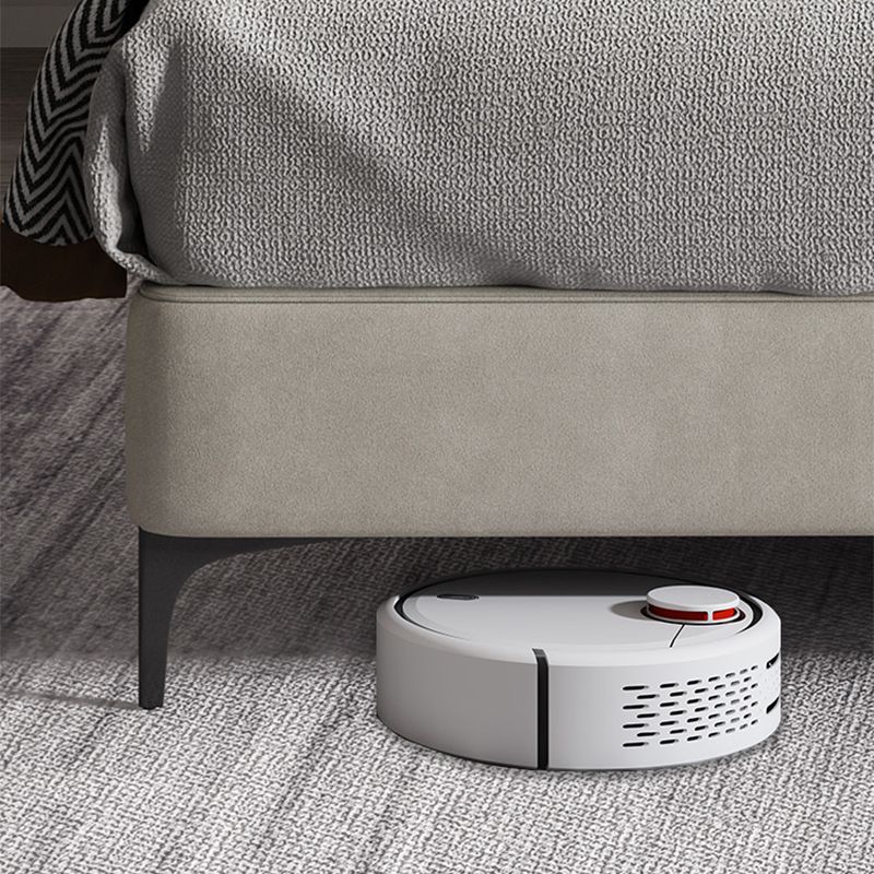 Modern wit houten standaardbed met rechthoekig paneelhoofdeinde