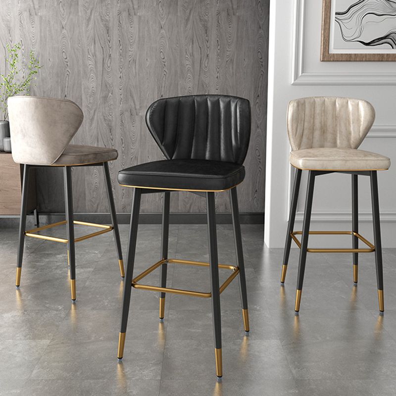 Contemporary Leather Bar Stool Buckets Indoor Low Back Stool with Steel Legs Clearhalo 'Bar Furniture' 'Bar Stools' 'bar_stools' 'furn' 'furn_bar_stools' 'furniture_bar_stools' 'Kitchen & Dining Furniture' 'kitchen&dining_furn' 'kitchen' 'kitchen_furn' Furniture' 1200x1200_78755f42-ab5f-408f-a08e-6801f91e572f