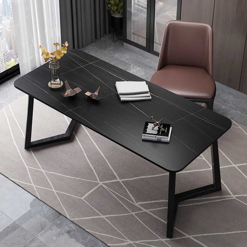 Stone Rechteck Office Desk moderner Schreibtisch mit Eisenbeinen
