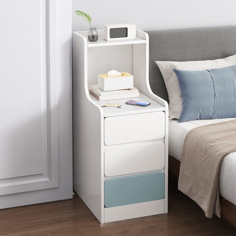 Mesa de madera de imitación moderna Almacenamiento abierto de 1 estante de noche con cajón