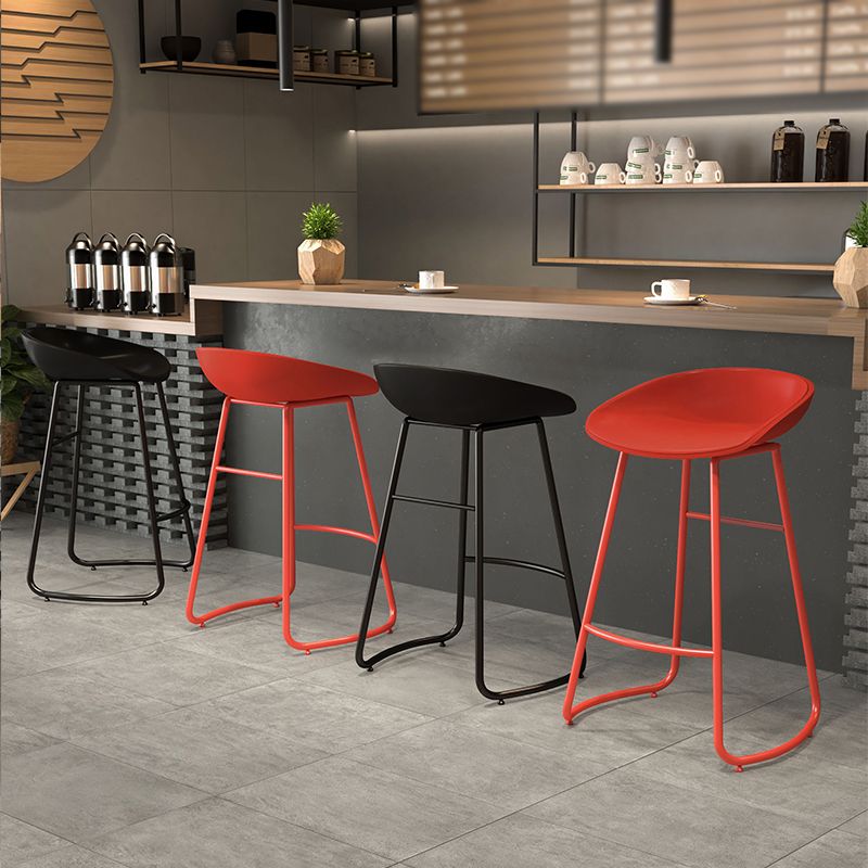 Contemporary Counter Bar Stool Plastic Bar Stool with Iron Base and Footrest Clearhalo 'Bar Furniture' 'Bar Stools' 'bar_stools' 'furn' 'furn_bar_stools' 'furniture_bar_stools' 'Kitchen & Dining Furniture' 'kitchen&dining_furn' 'kitchen' 'kitchen_furn' Furniture' 1200x1200_79294bbf-277b-4652-9f25-15ab872b3f92
