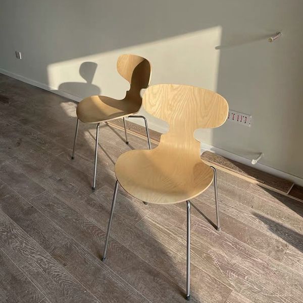 Chaise en bois moderne ouvert meubles côté salle à manger en finition mate