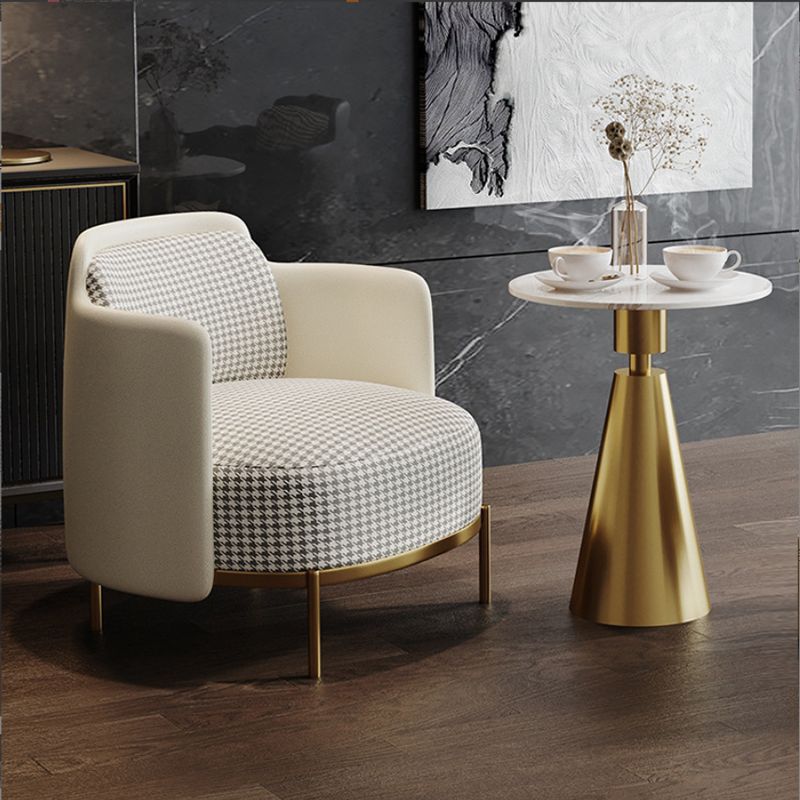 Tavolino laterale in metallo glam.